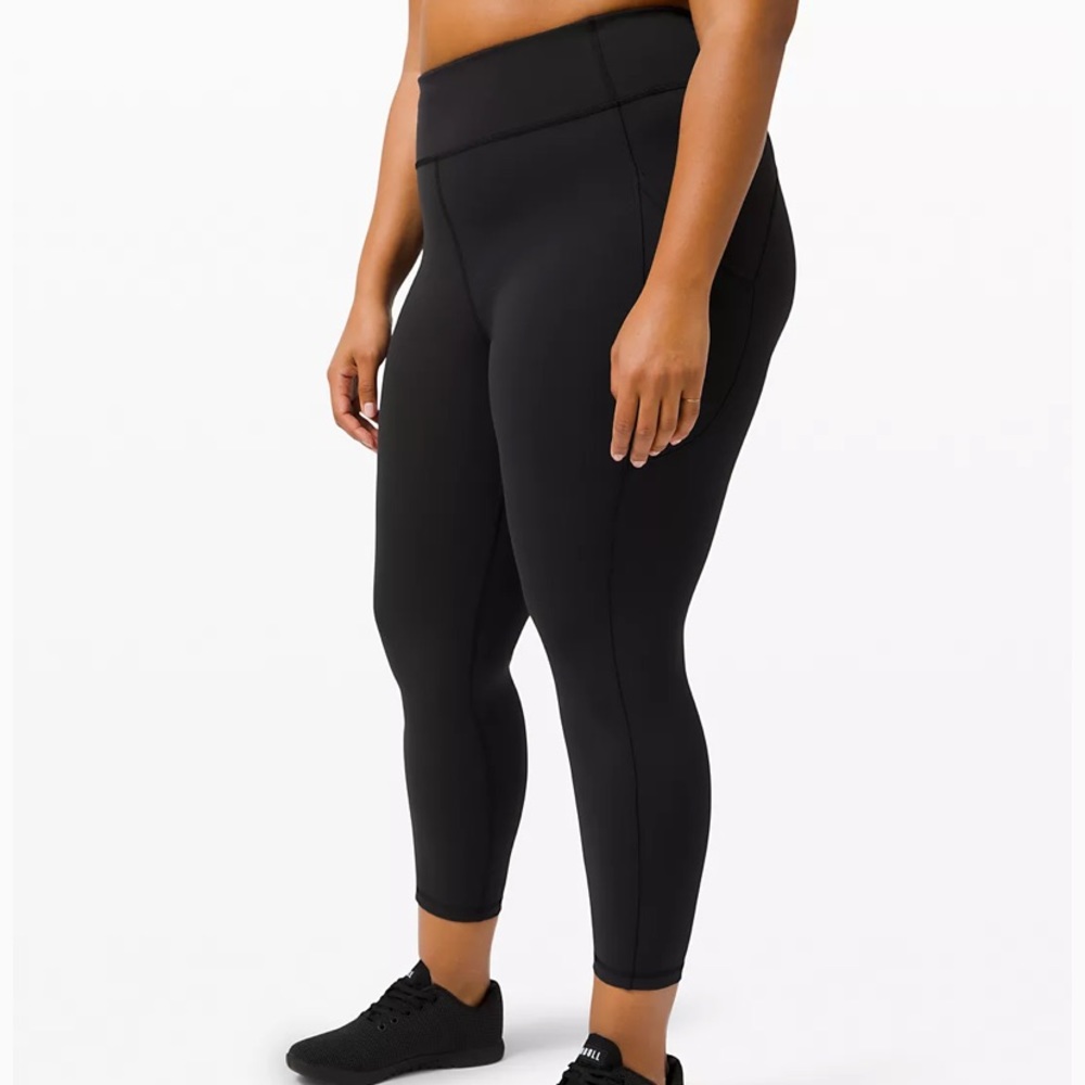 Lululemon invigorate 23” black